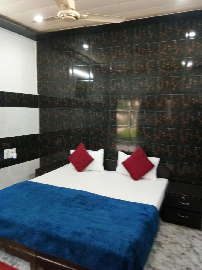 Radha Krishna Dham Villa Vrindāvan Eksteriør billede