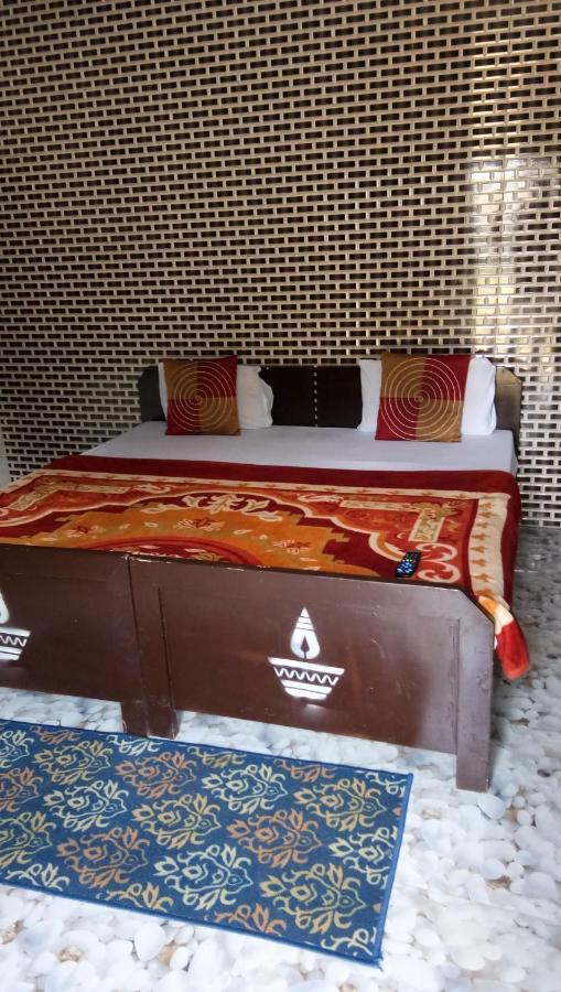 Radha Krishna Dham Villa Vrindāvan Eksteriør billede